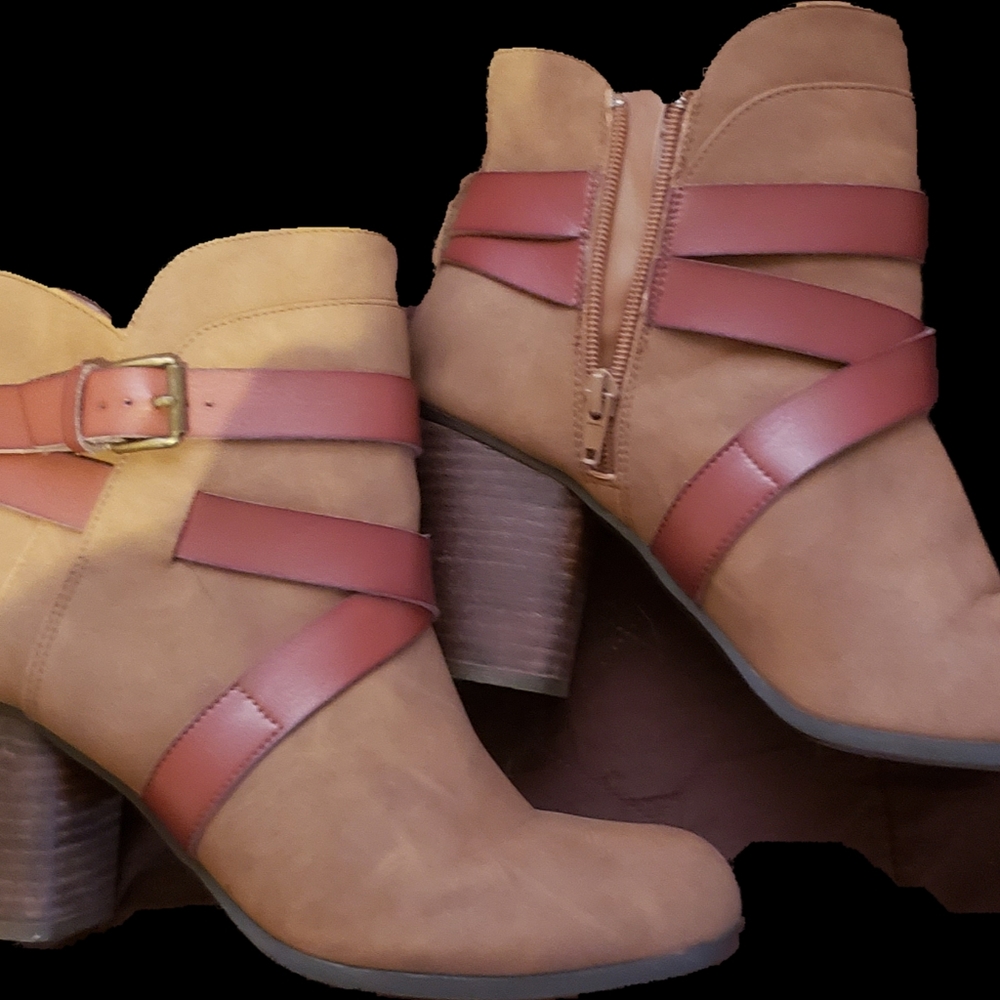Size 10 women's brown booties